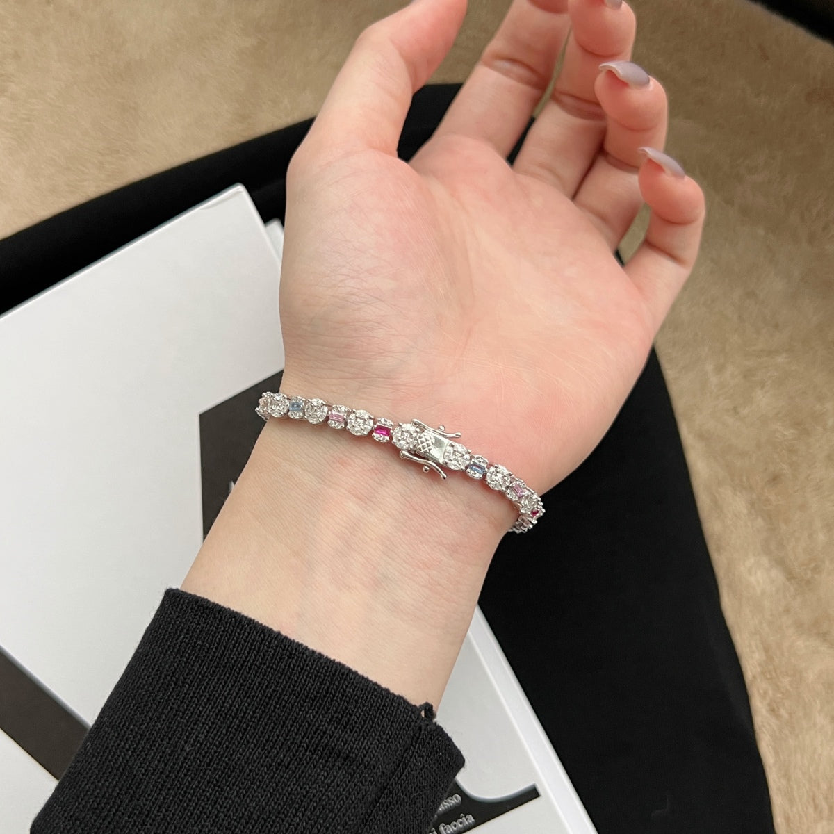 [Love More]Dazzling Radiant Multi Cut Daily Bracelet