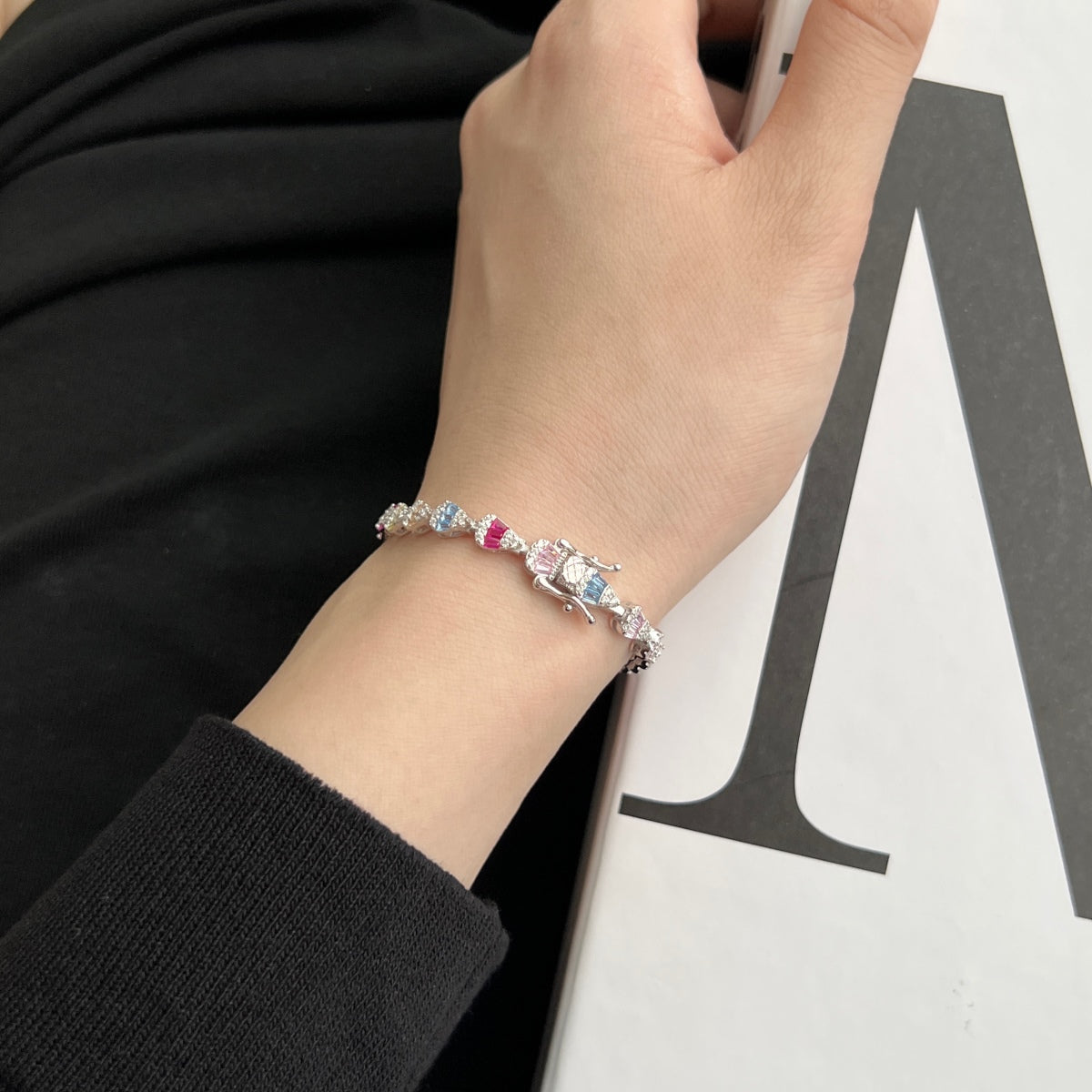 [Love More]Radiant Water Drop Shape Daily Bracelet