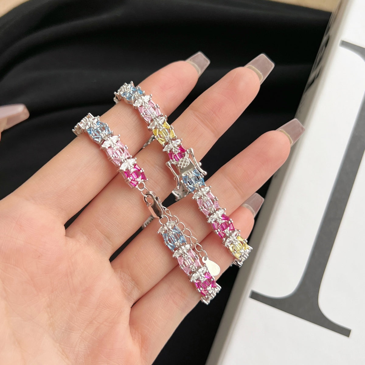 [Love More]Delicate Colorful Multi Cut Party Bracelet