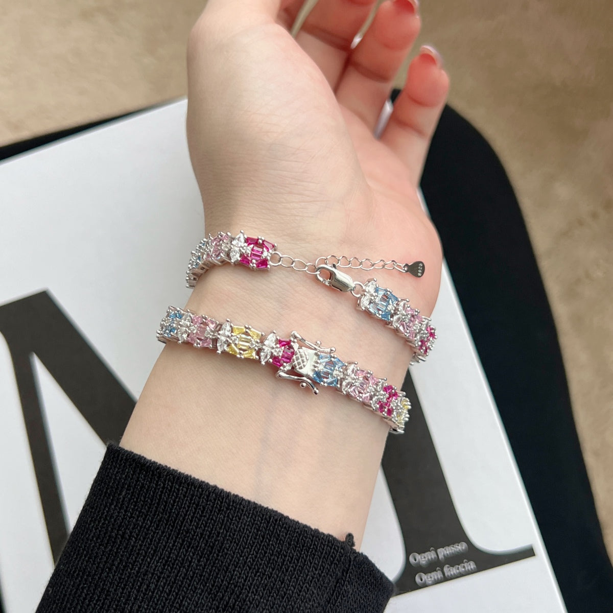 [Love More]Delicate Colorful Multi Cut Party Bracelet