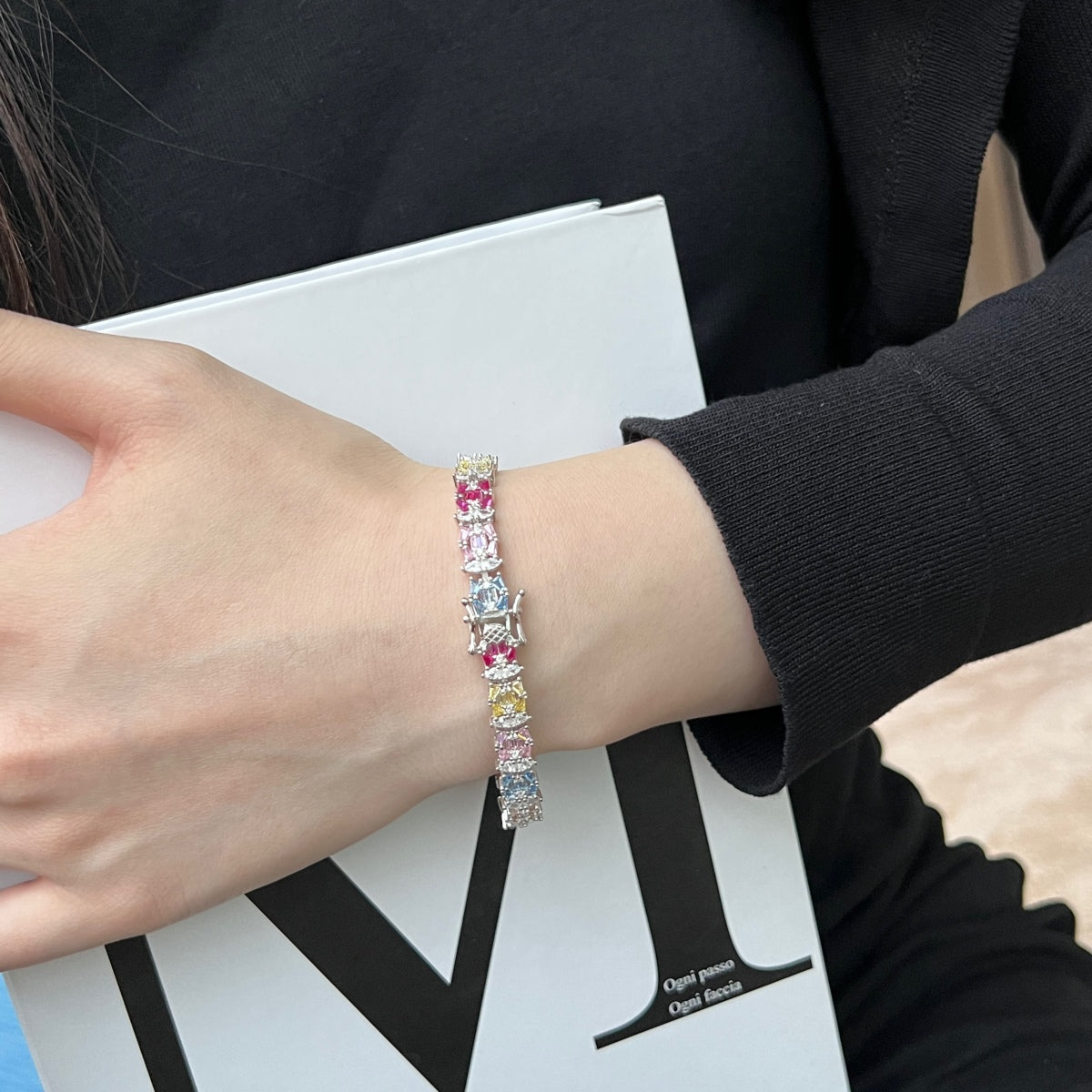 [Love More]Delicate Colorful Multi Cut Party Bracelet