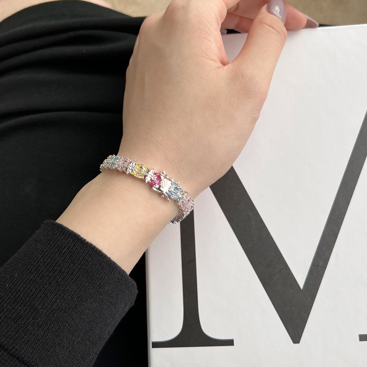 [Love More]Delicate Colorful Multi Cut Party Bracelet