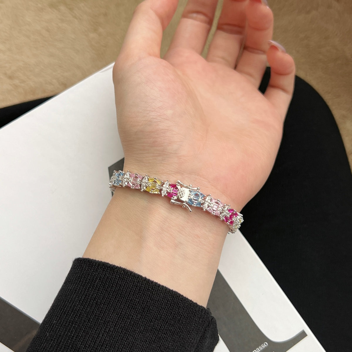 [Love More]Delicate Colorful Multi Cut Party Bracelet