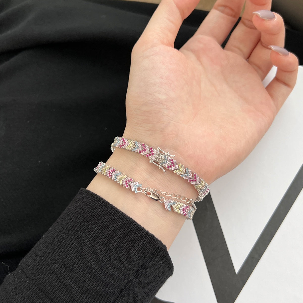 [Love More]Ornate Sparkling Round Cut Party Bracelet