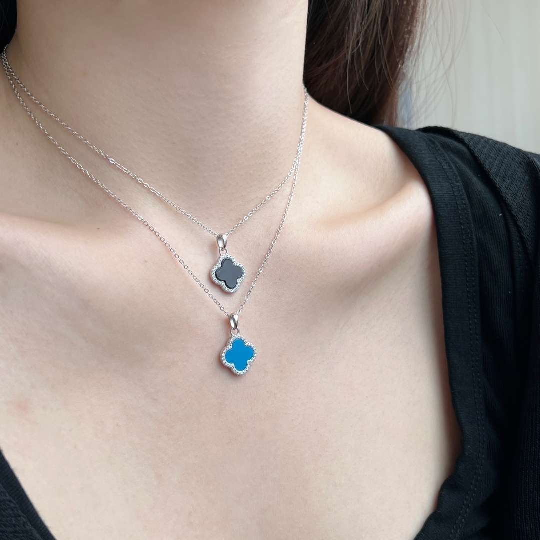 [Love More]Dainty Flower Shape Necklace