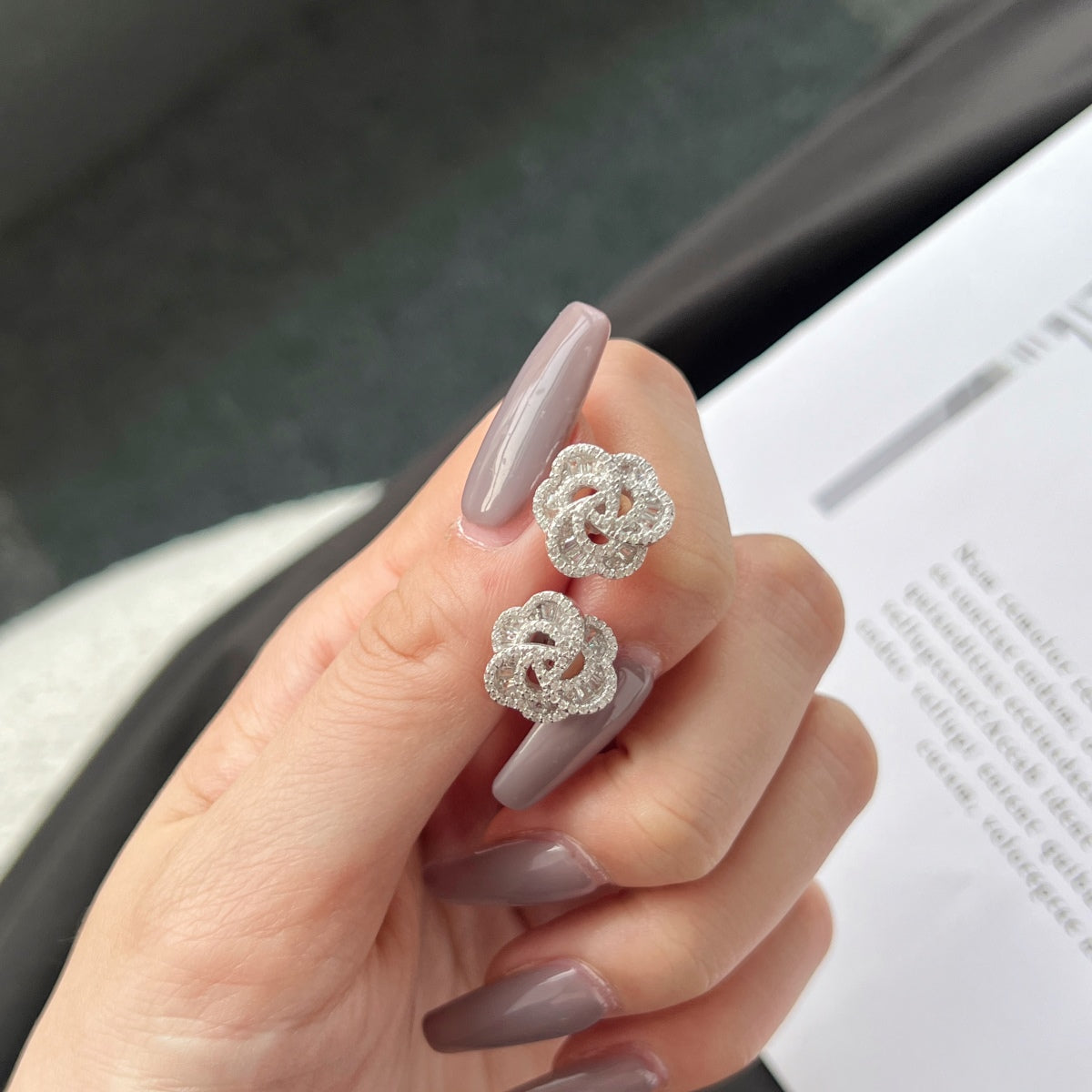 [Love More]Exquisite Flower Shape Daily Earrings