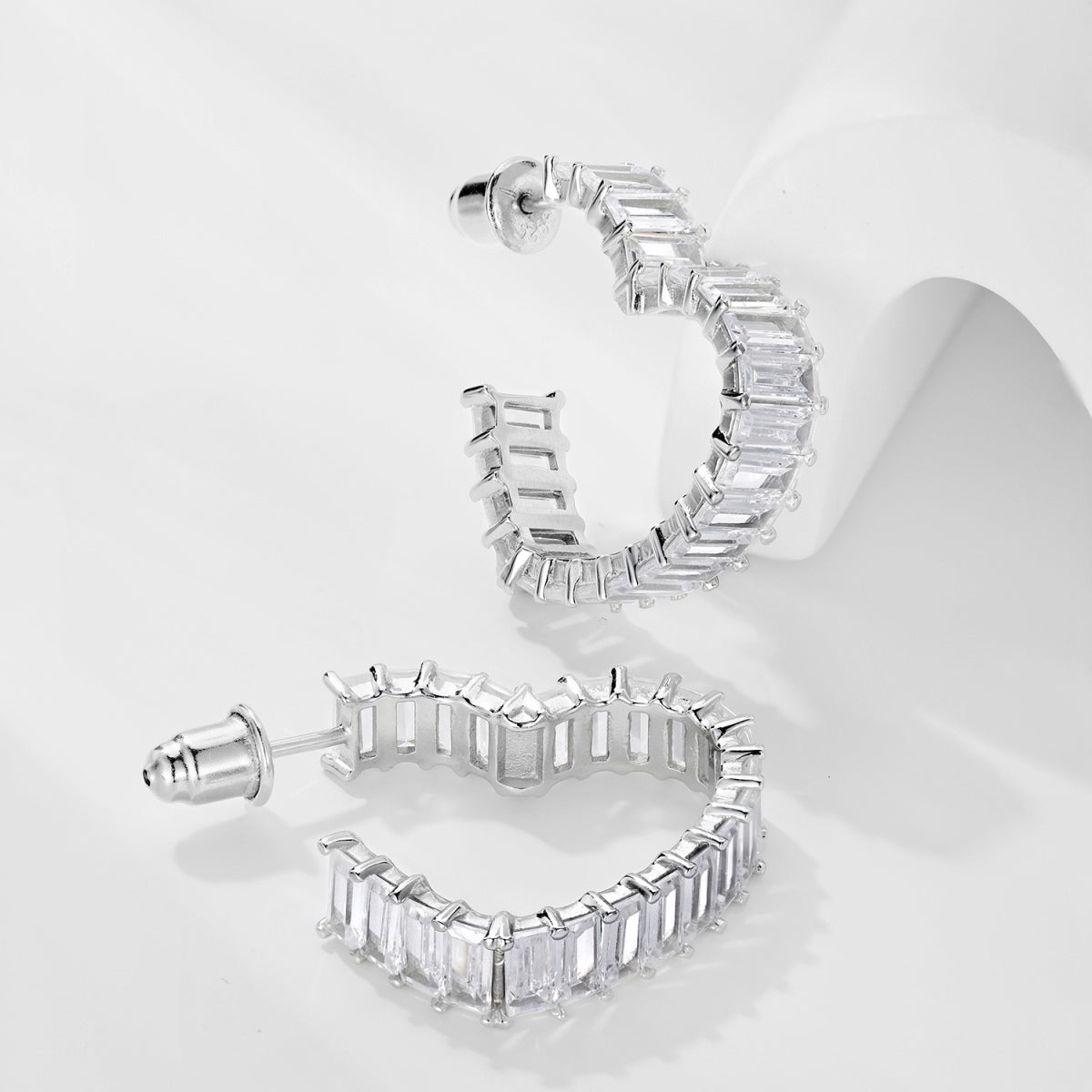 [Love More]Radiant Heart Cutout Earrings