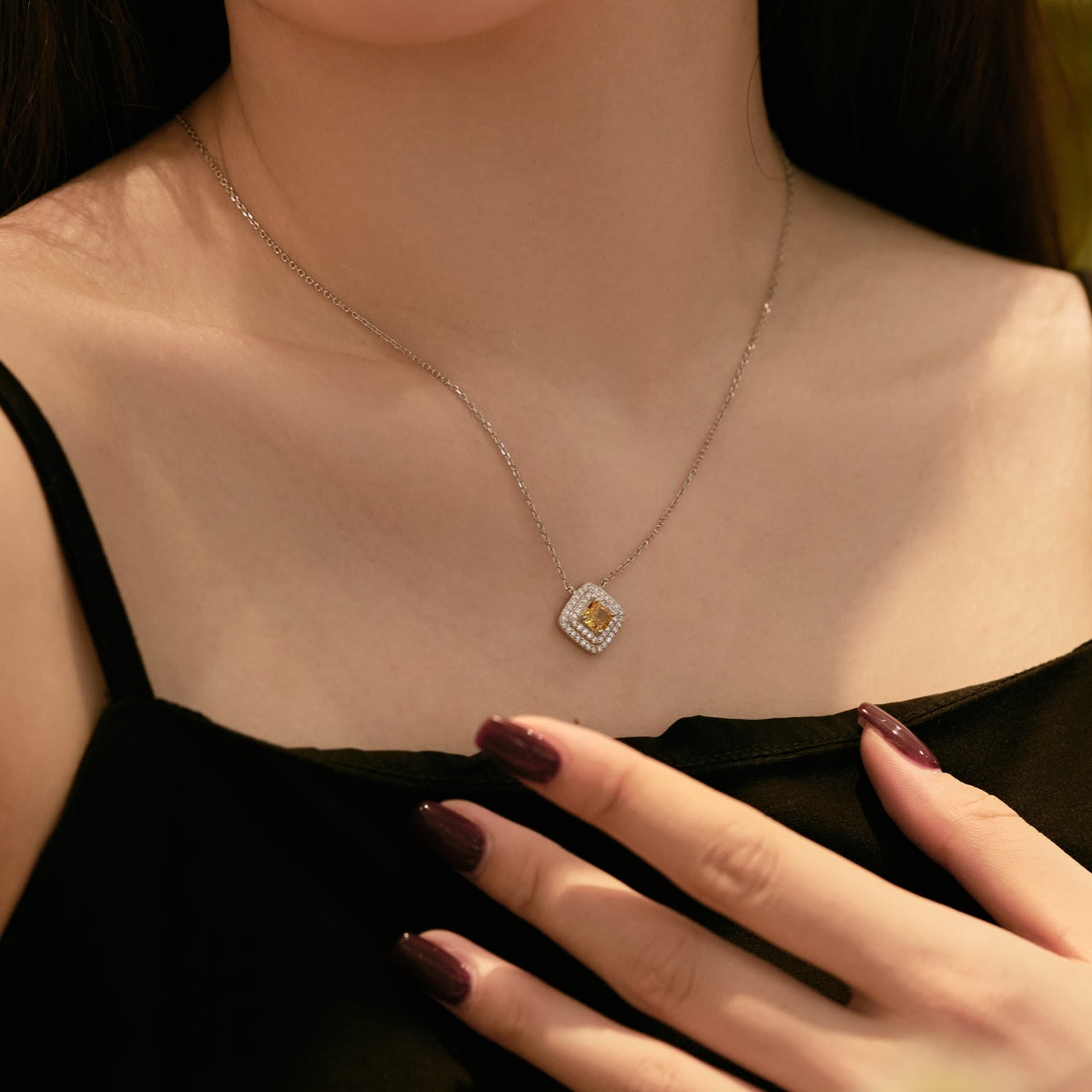 [Love More]Sparkling Asscher Cut Necklace
