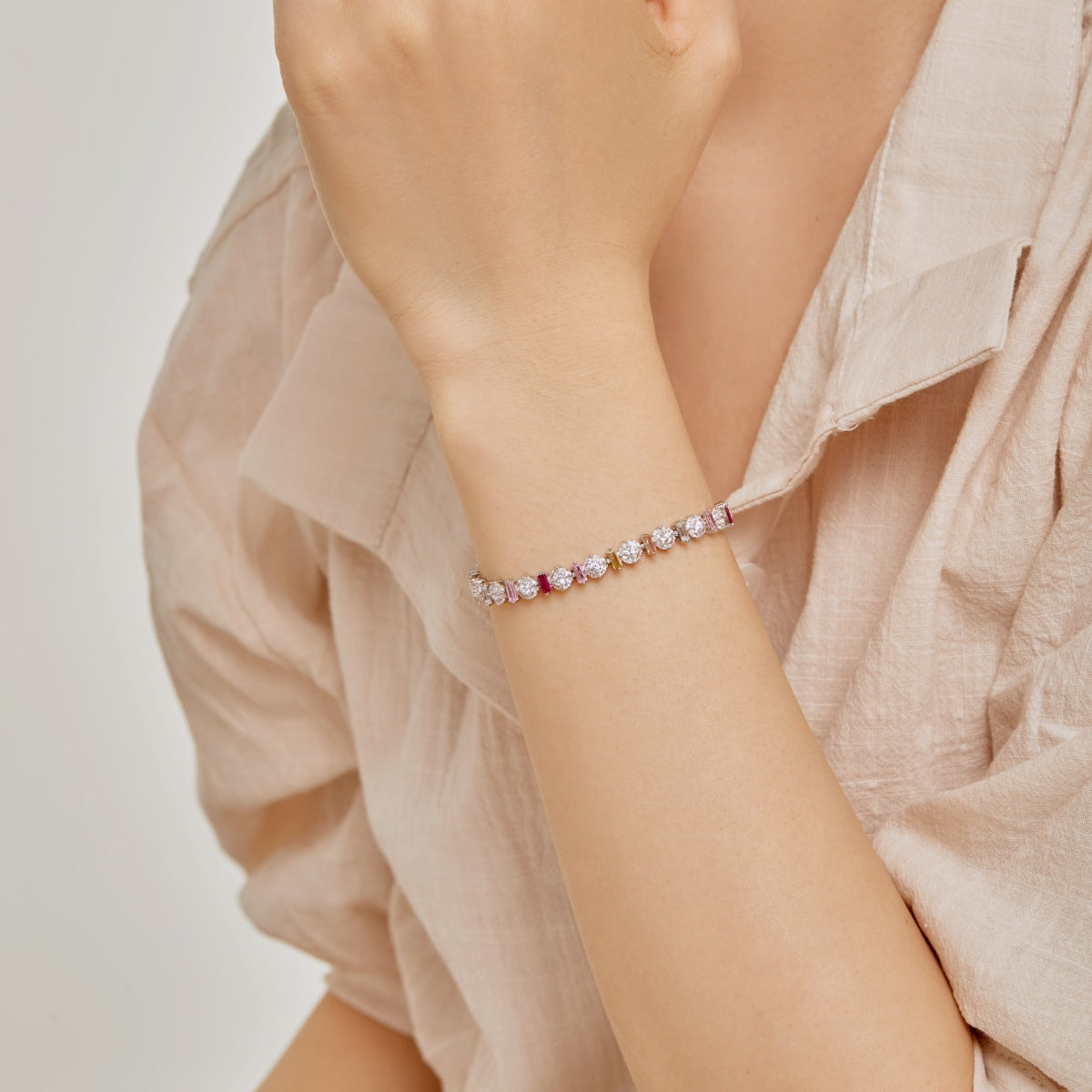 [Love More]Radiant Colorful Round Shape Daily Bracelet