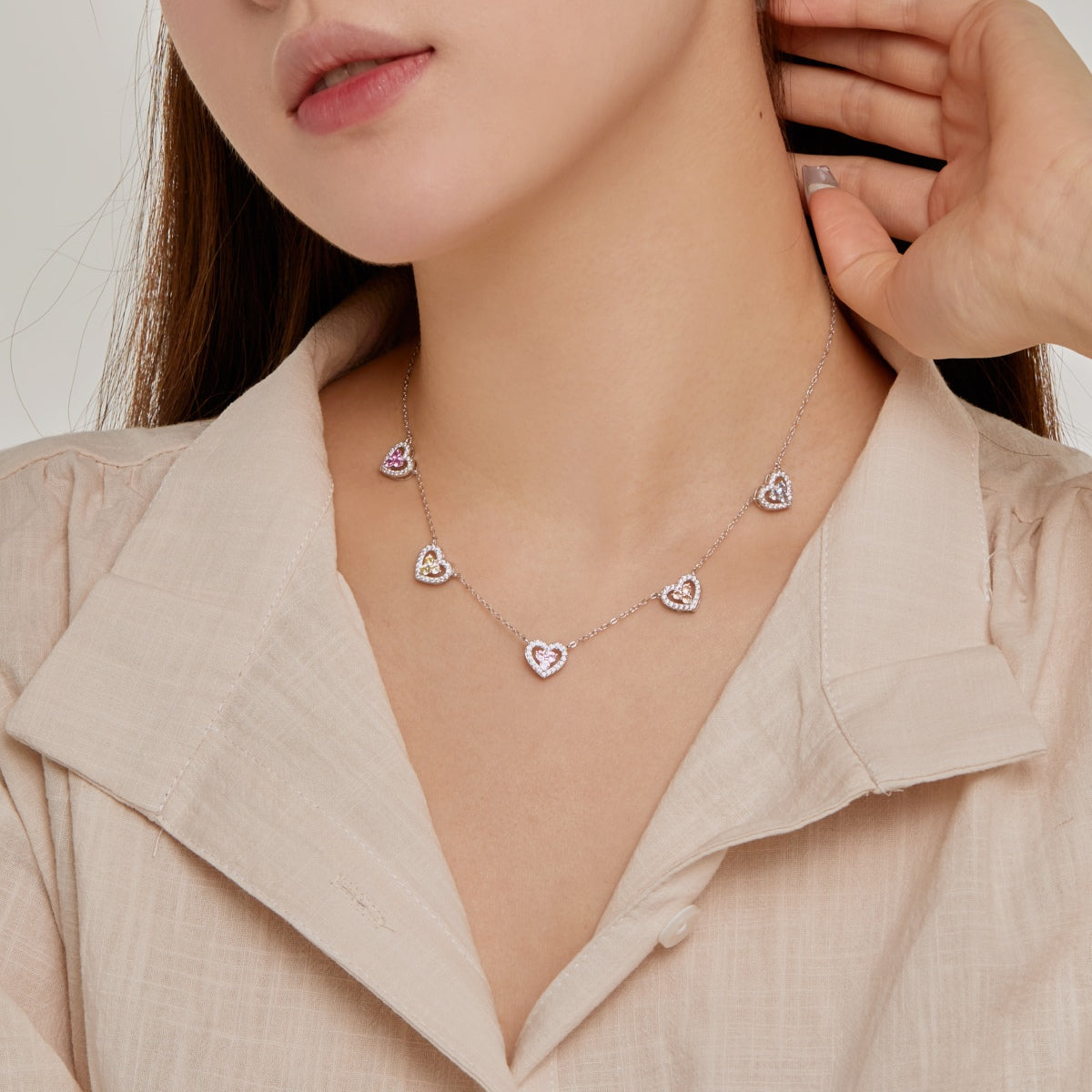 [Love More]Sparkling Five Heart Necklace