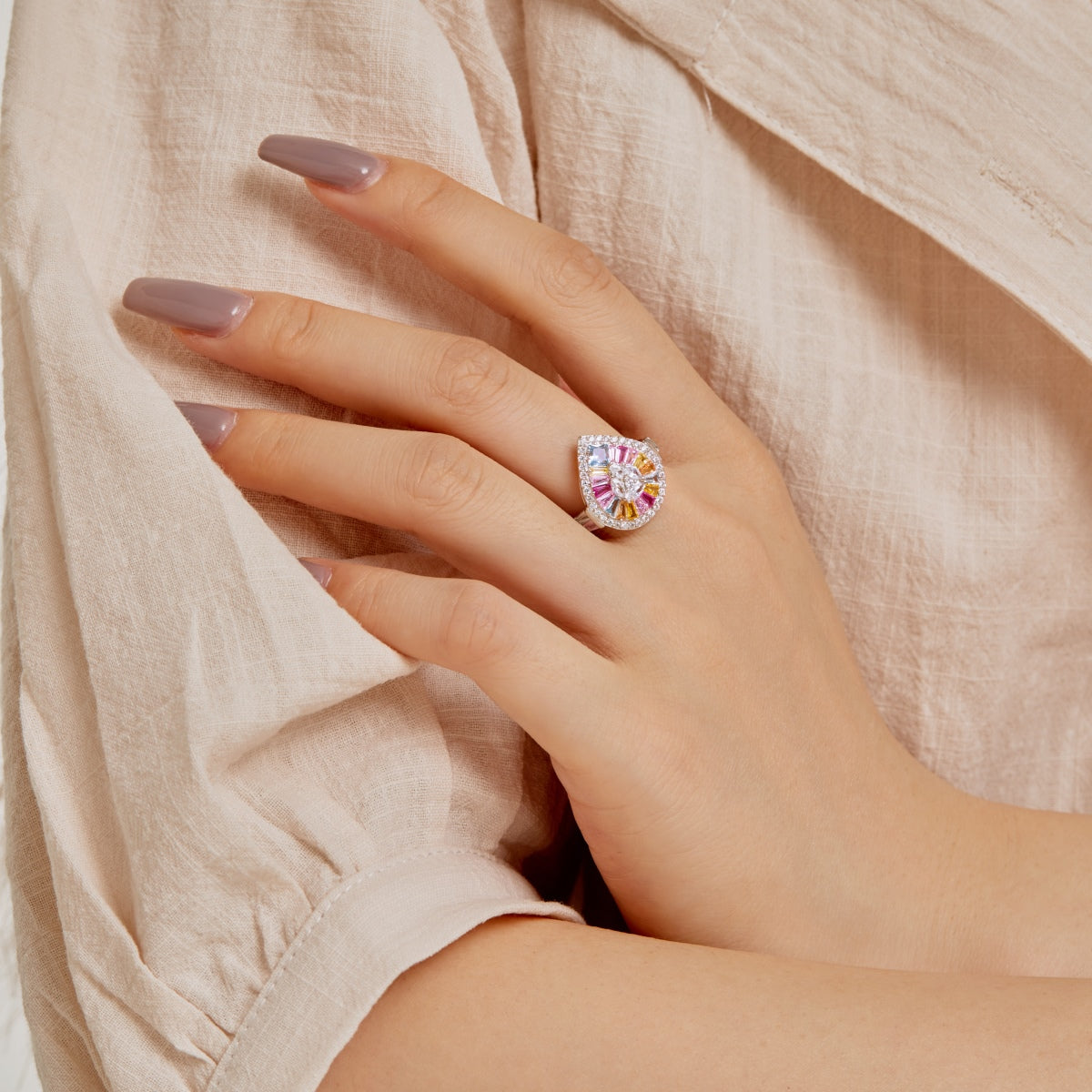 [Love More]Elegant Colorful Water Drop Shape Banquet Ring