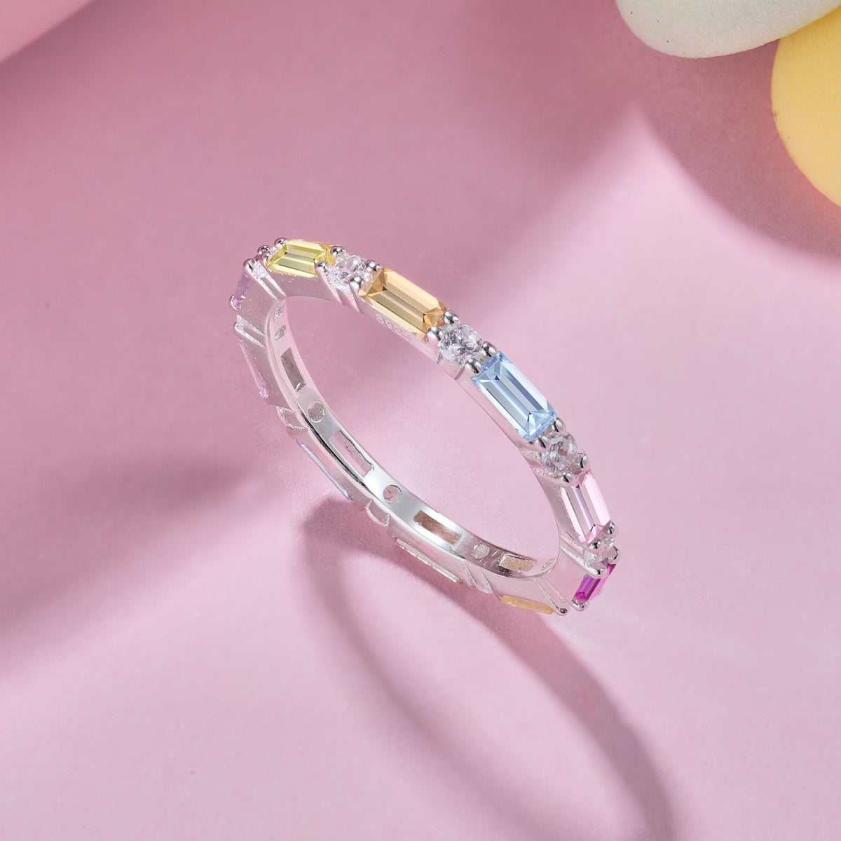 [Love More]Lively In Shades Elegant Radiant Cut Daily Ring