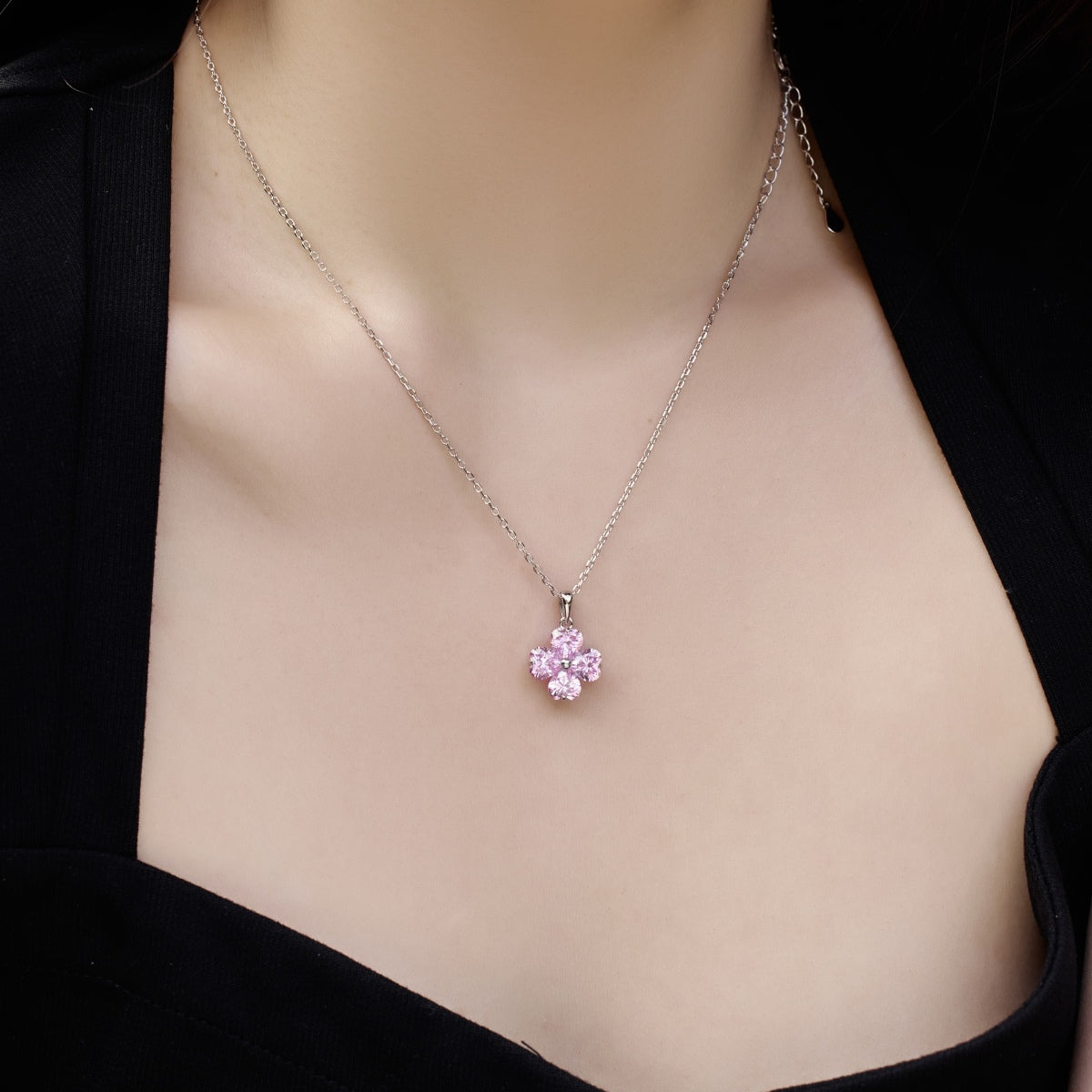 [Love More]Heart-Shaped Four-Leaf Clover Bead Necklace