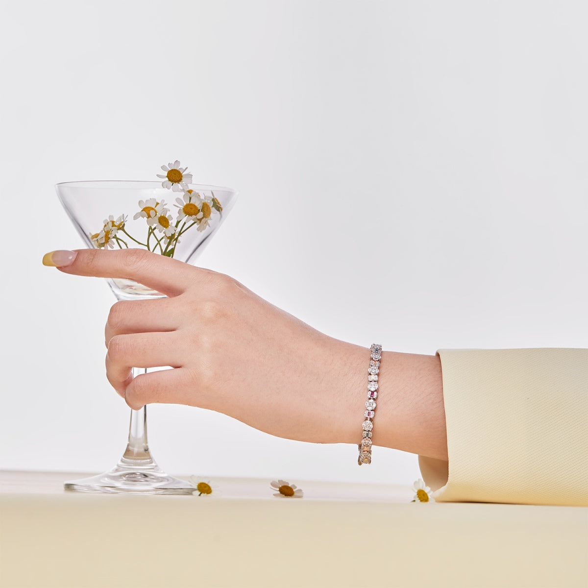 [Love More]Dazzling Radiant Multi Cut Daily Bracelet