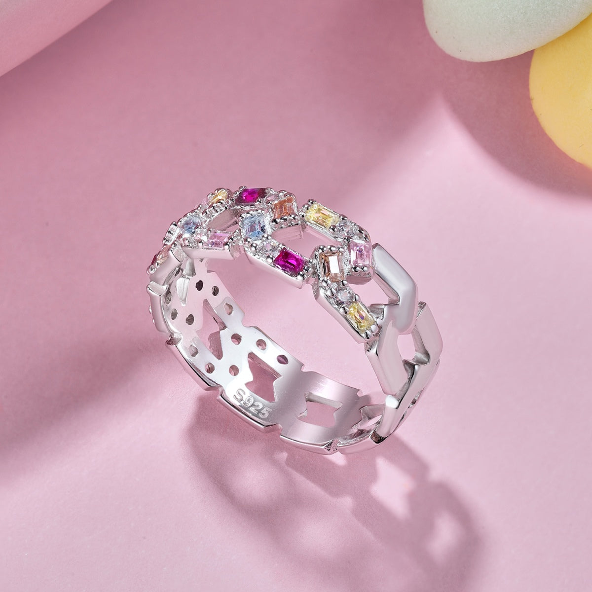 [Love More]Sparkling Vibrant Emerald Cut Daily Ring