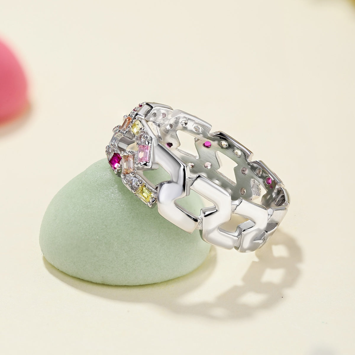 [Love More]Sparkling Vibrant Emerald Cut Daily Ring