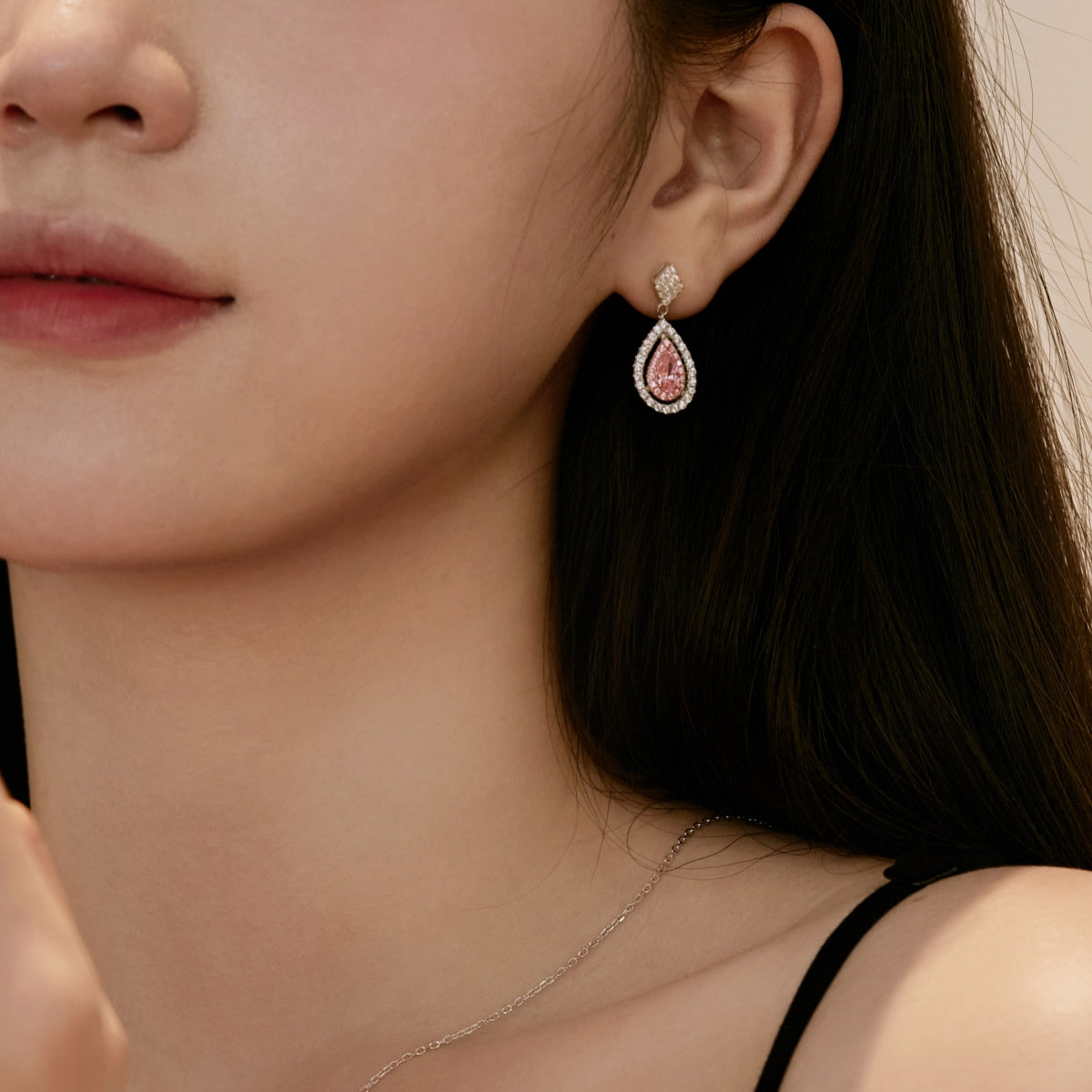 [Love More]Ornate Delicate Water Drop Shape Banquet Earrings