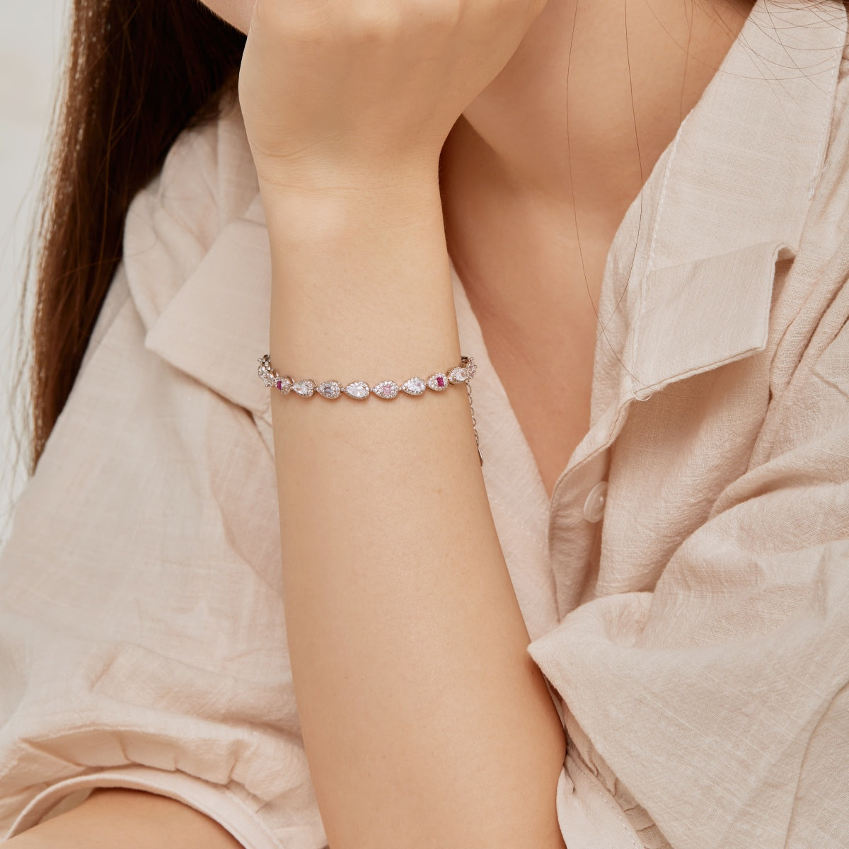 [Love More]0.25 Carat Radiant Water Drop Shape Daily Bracelet