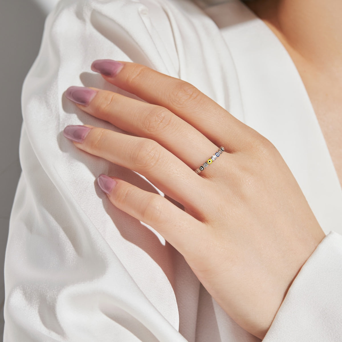 [Love More]Sparkling Vibrant Round Shape Daily Ring