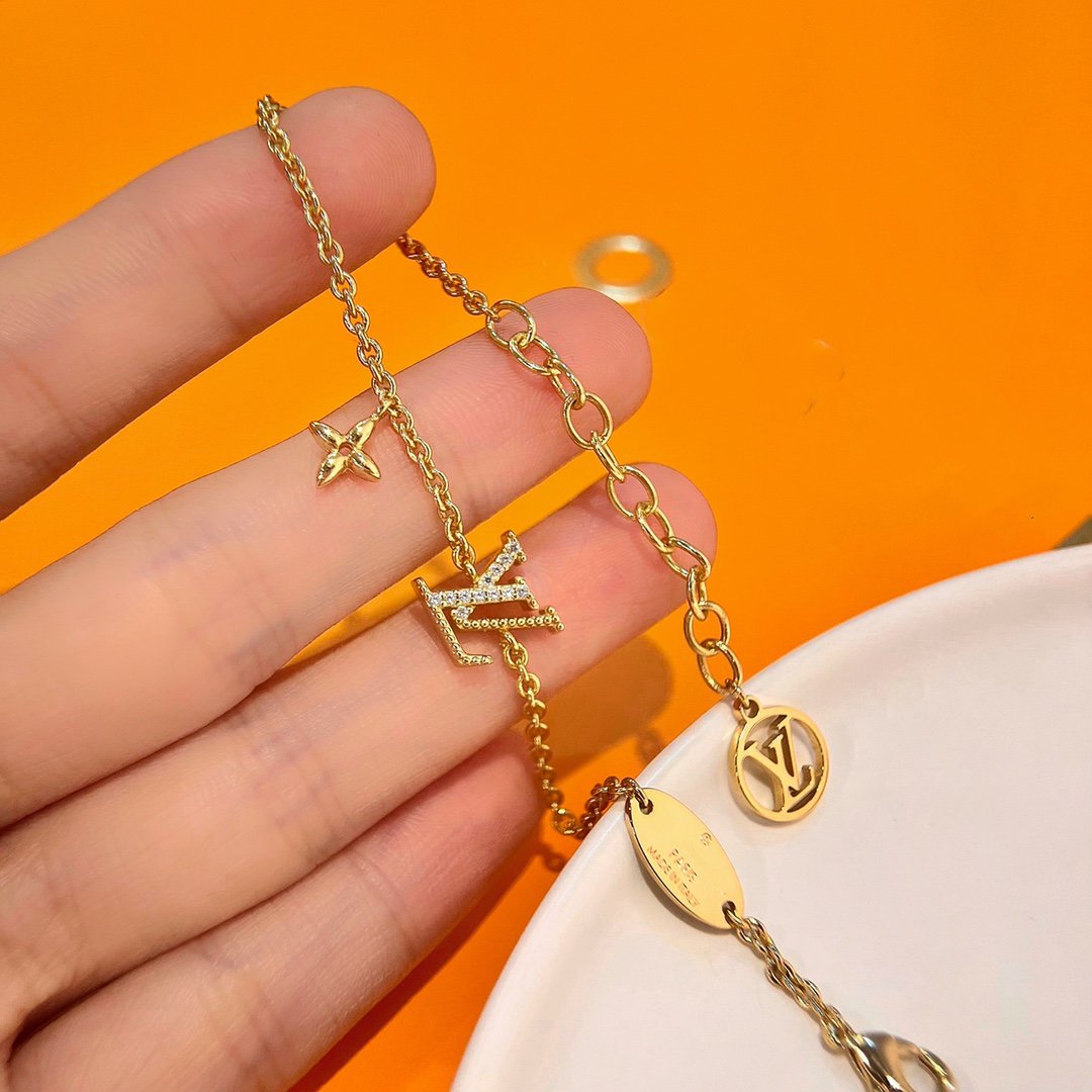 [Love More]LOGO STAR MOTIF GOLD BRACELET