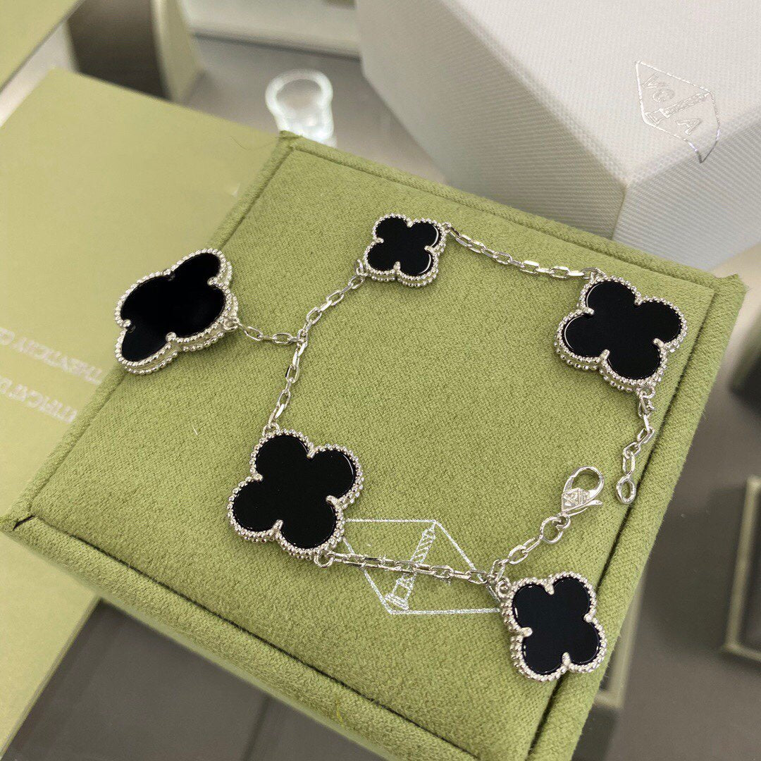 [Love More]CLOVER 5 MOTIFS SIVLER ONYX BRACELET