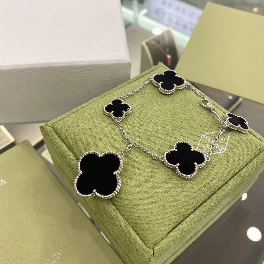 [Love More]CLOVER 5 MOTIFS SIVLER ONYX BRACELET