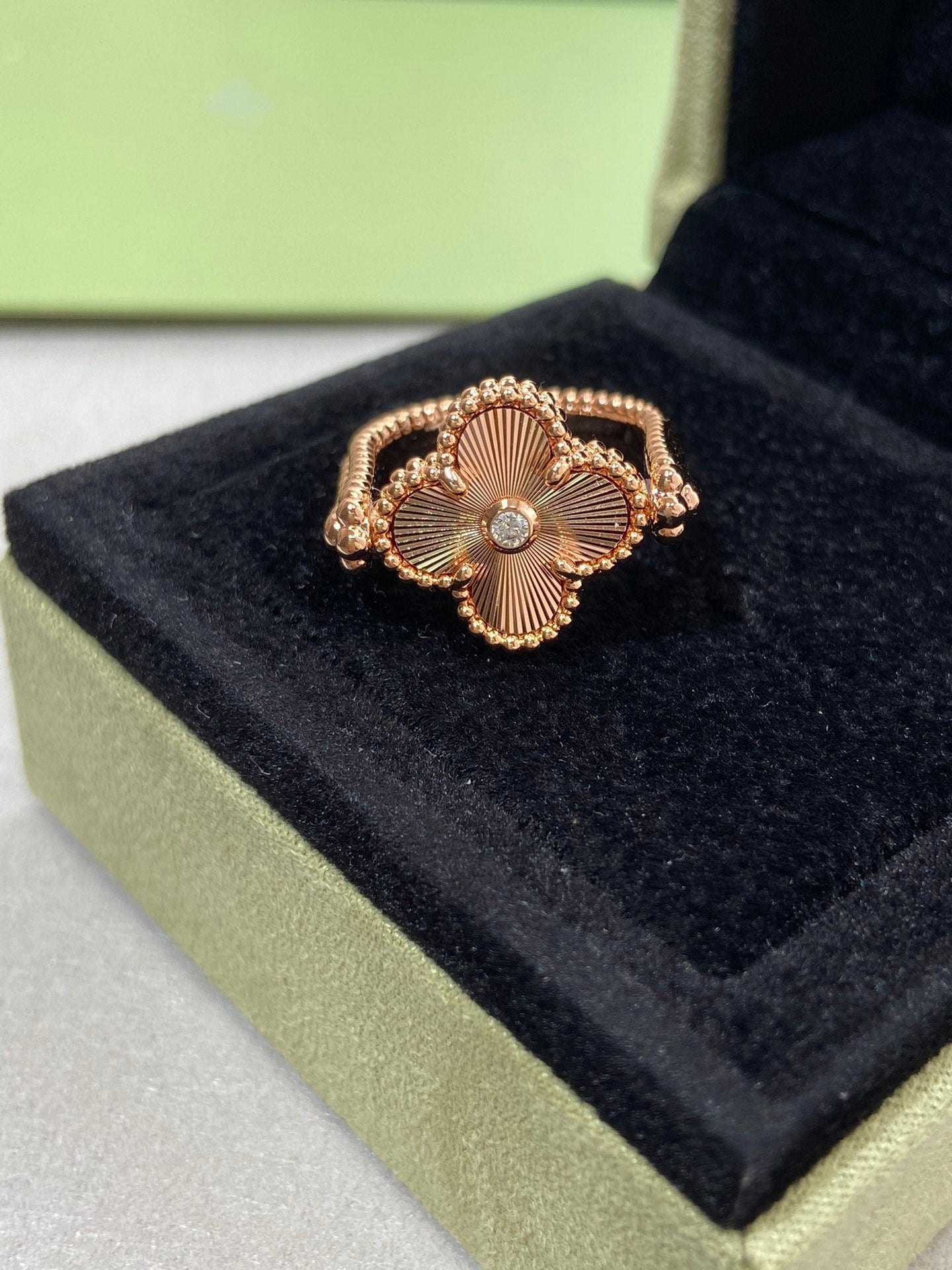 [Love More]CLOVER RIVERSIBLE PINK GOLD RING