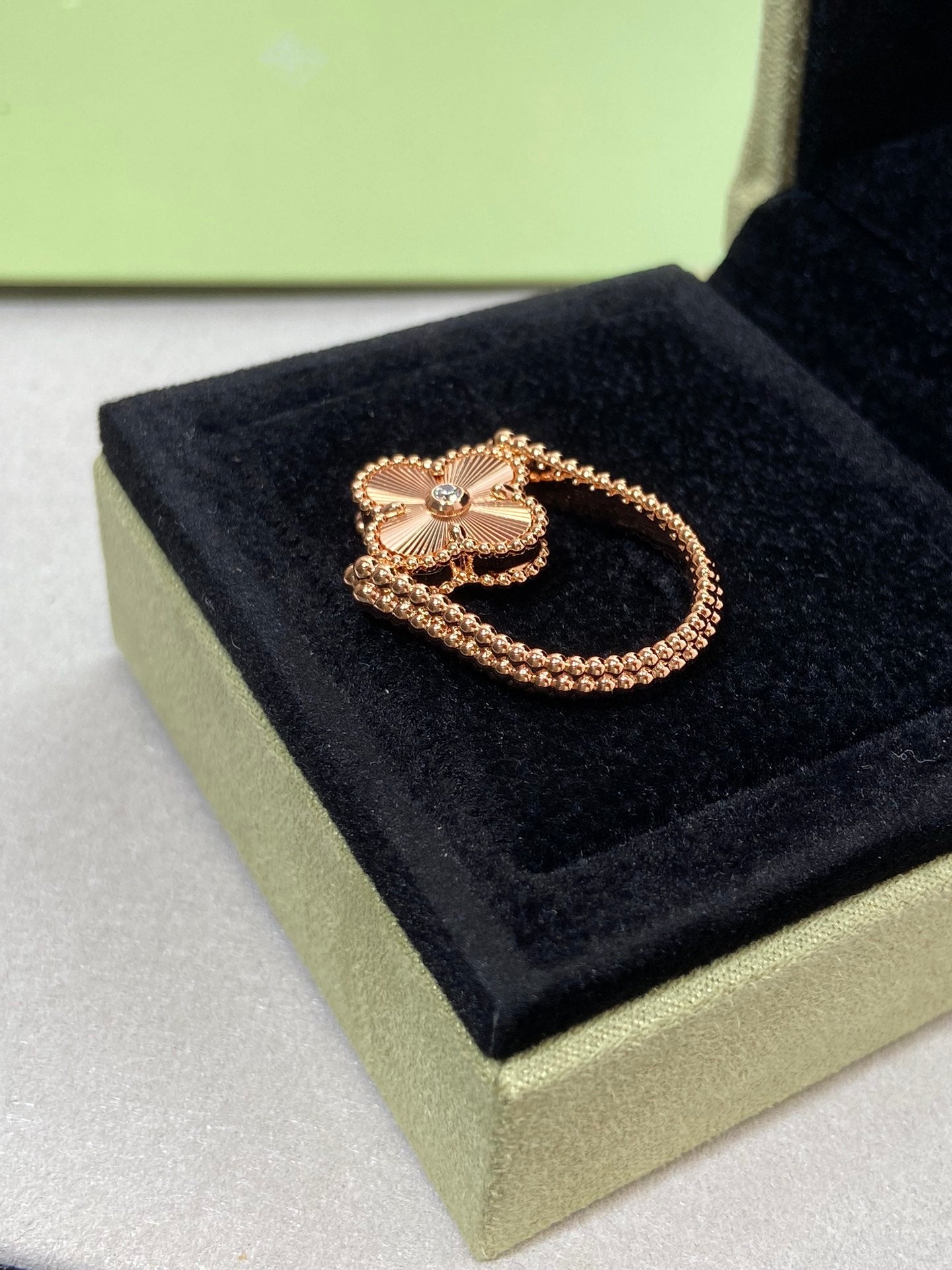 [Love More]CLOVER RIVERSIBLE PINK GOLD RING