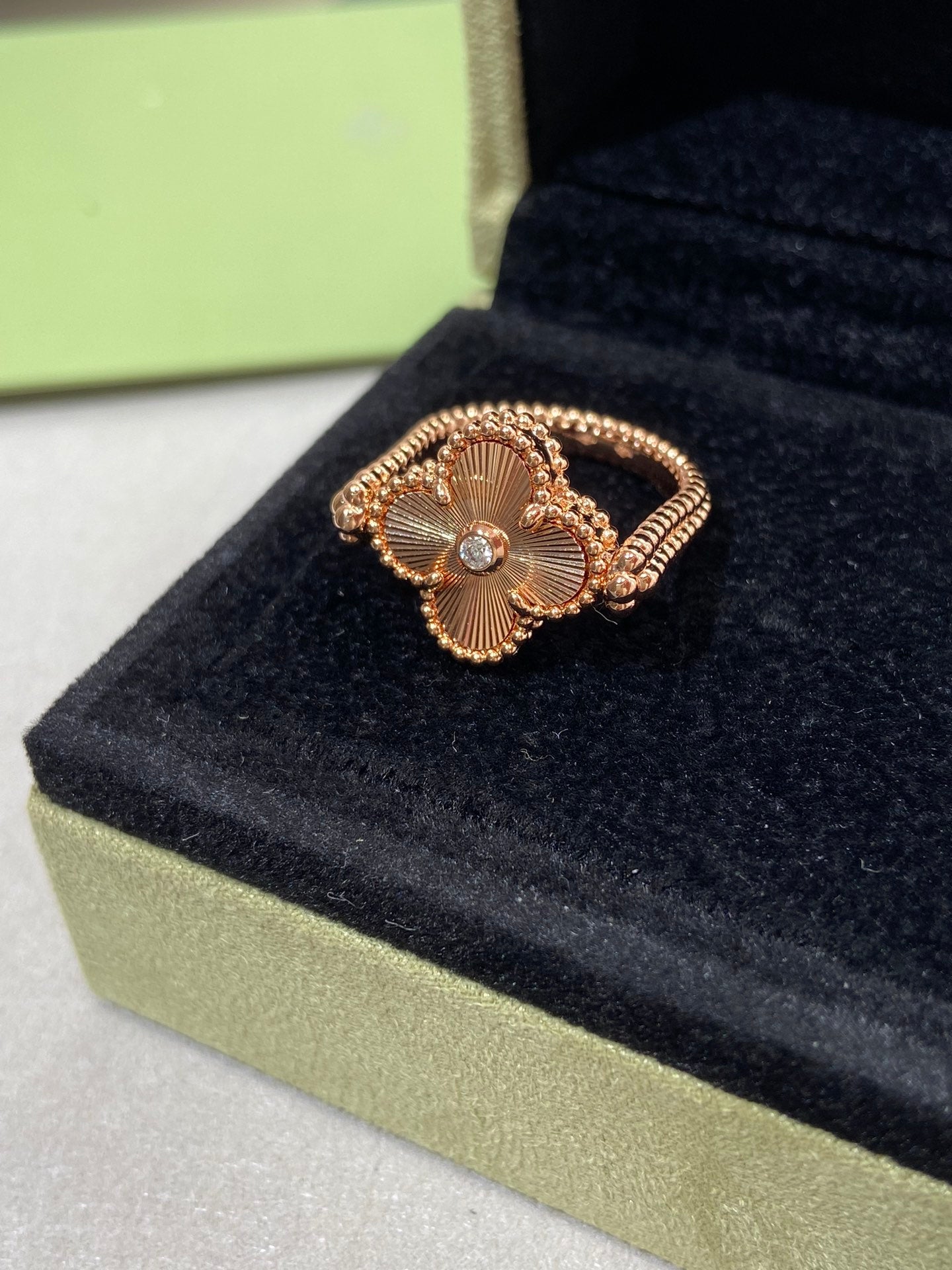 [Love More]CLOVER RIVERSIBLE PINK GOLD RING