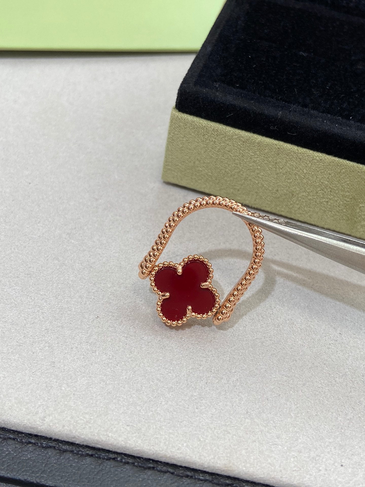 [Love More]CLOVER RIVERSIBLE PINK GOLD RING