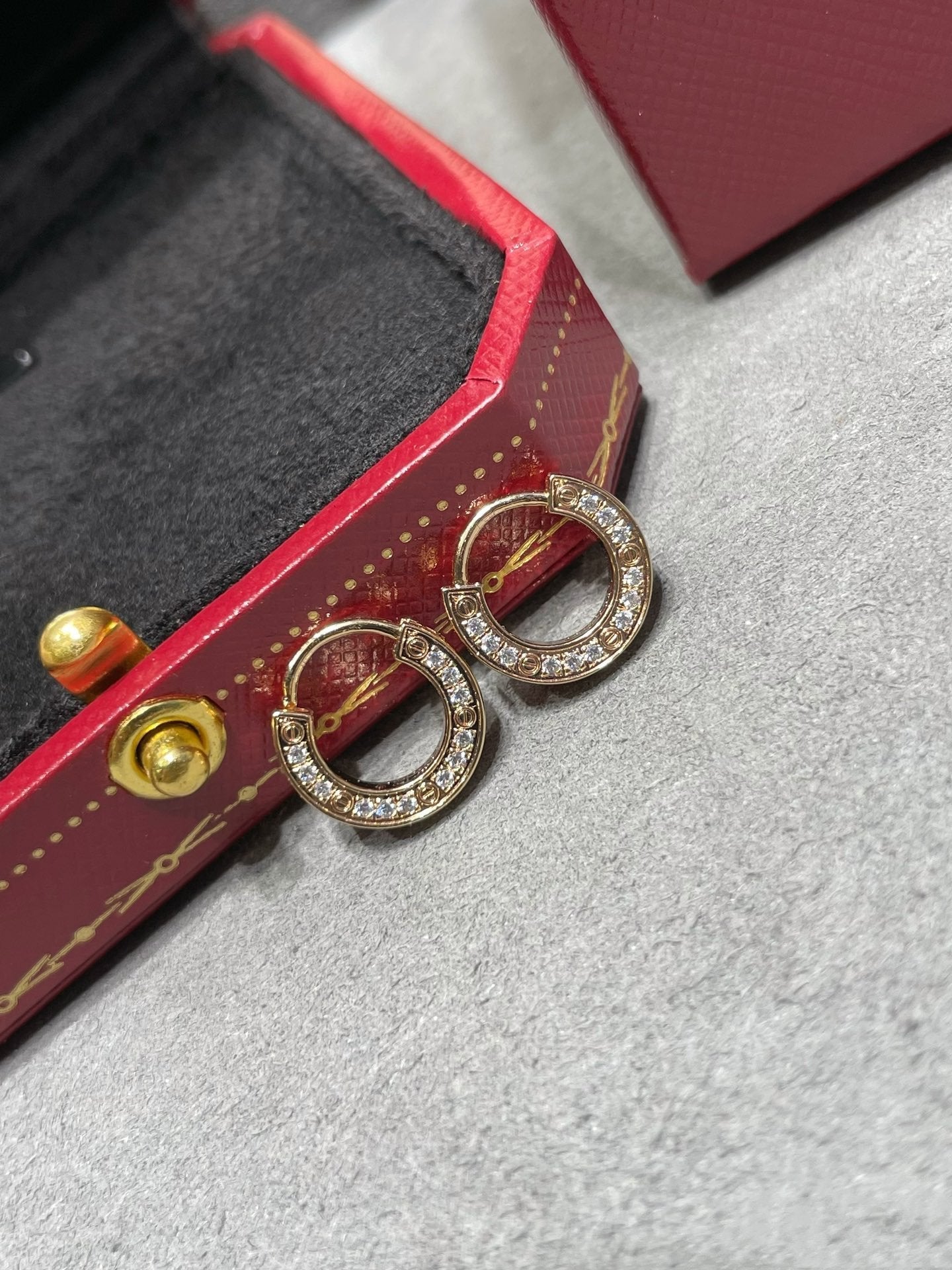 [Love More]LOVE DIAMOND EARRINGS