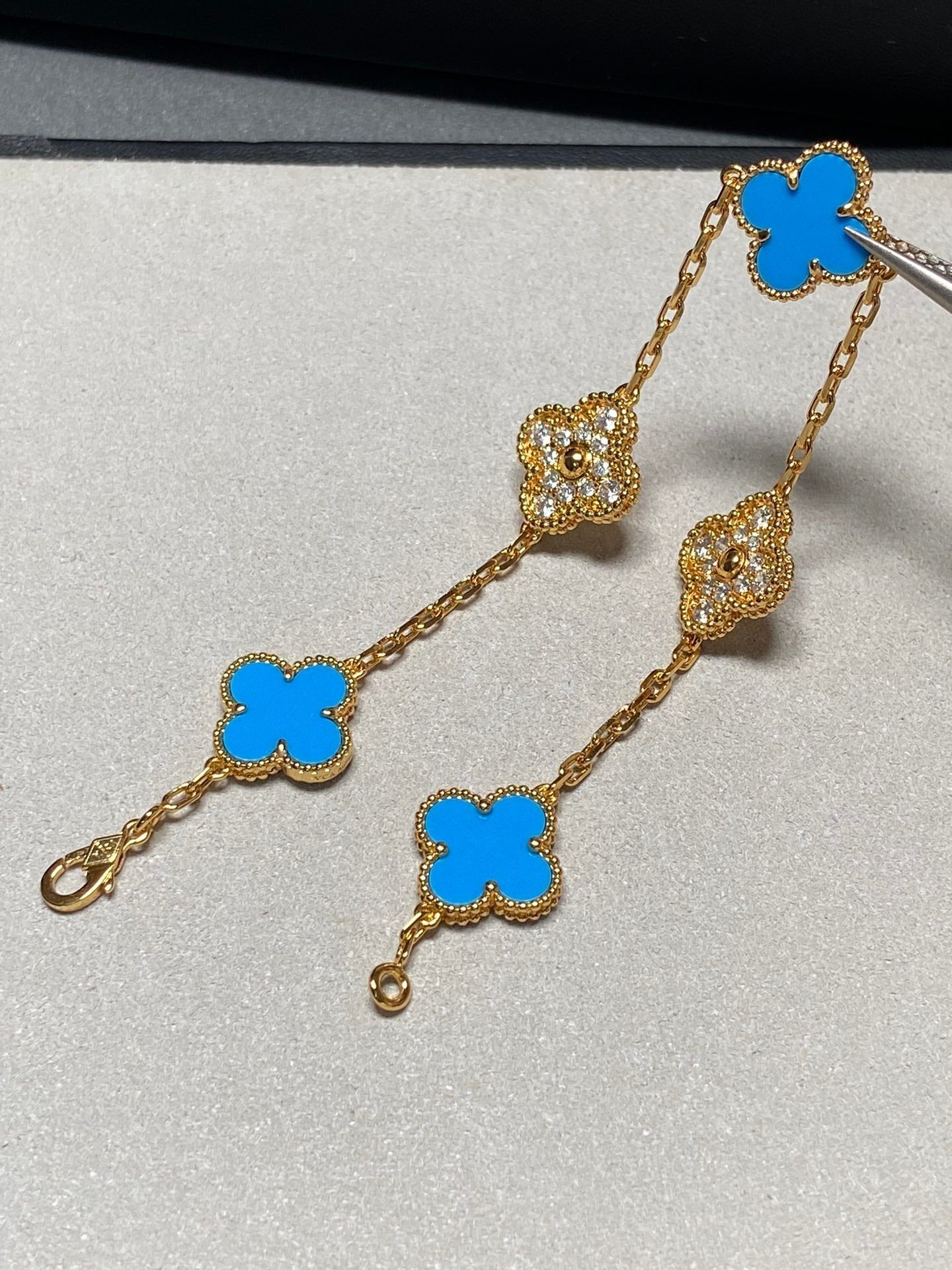 [Love More]CLOVER 5 MOTIF BLUE CHALCEDONY DIAMOND GOLD BRACELET