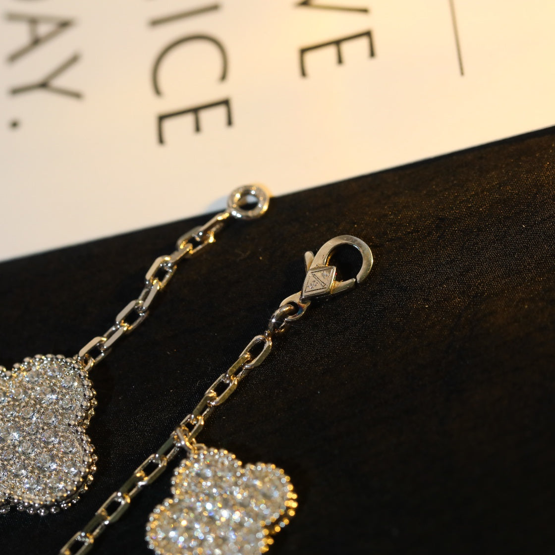 [Love More]CLOVER BRACELET 5 MOTIF SILVER DIAMOND PAVED