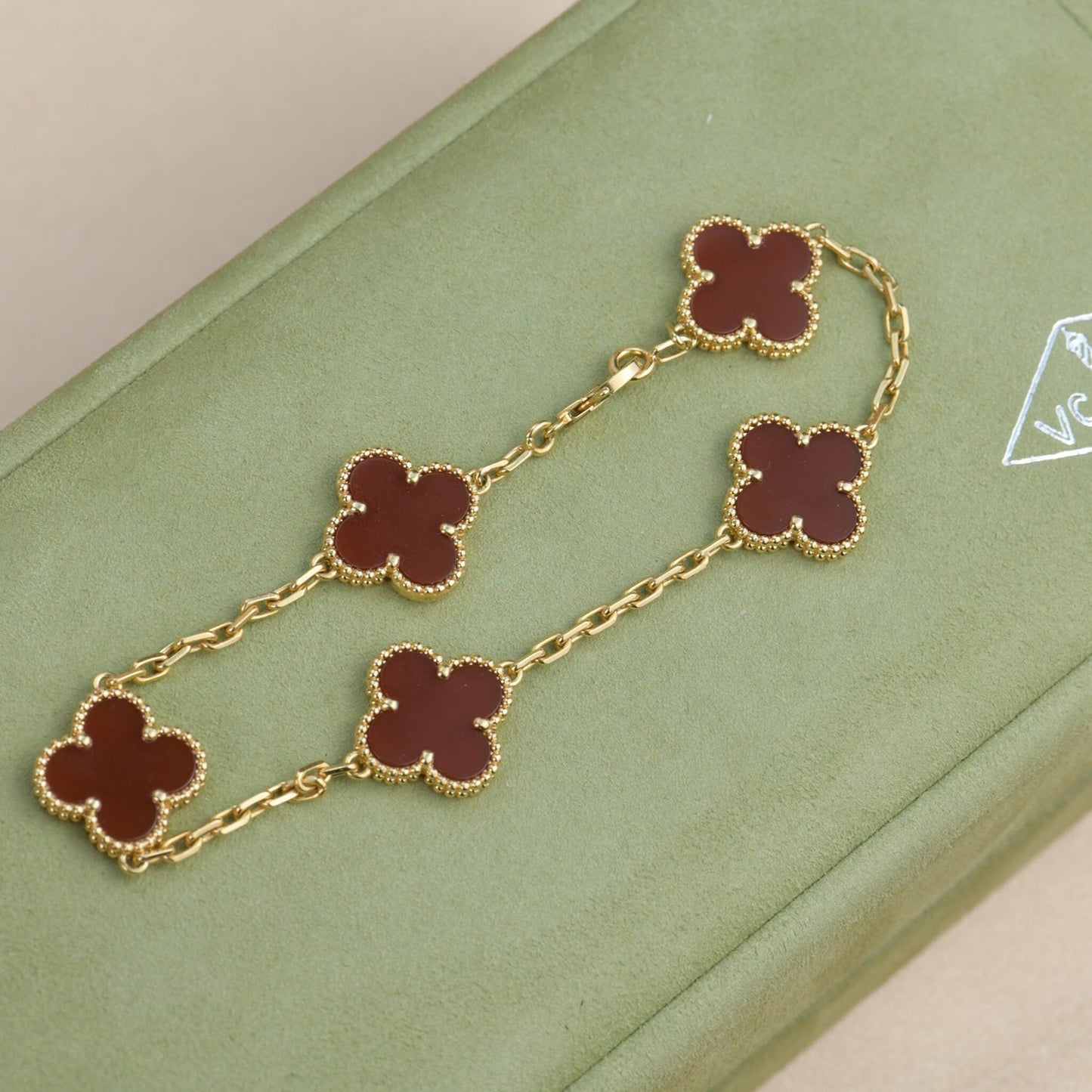[Love More]CLOVER 5 MOTIFS RED AGATE  BRACELET