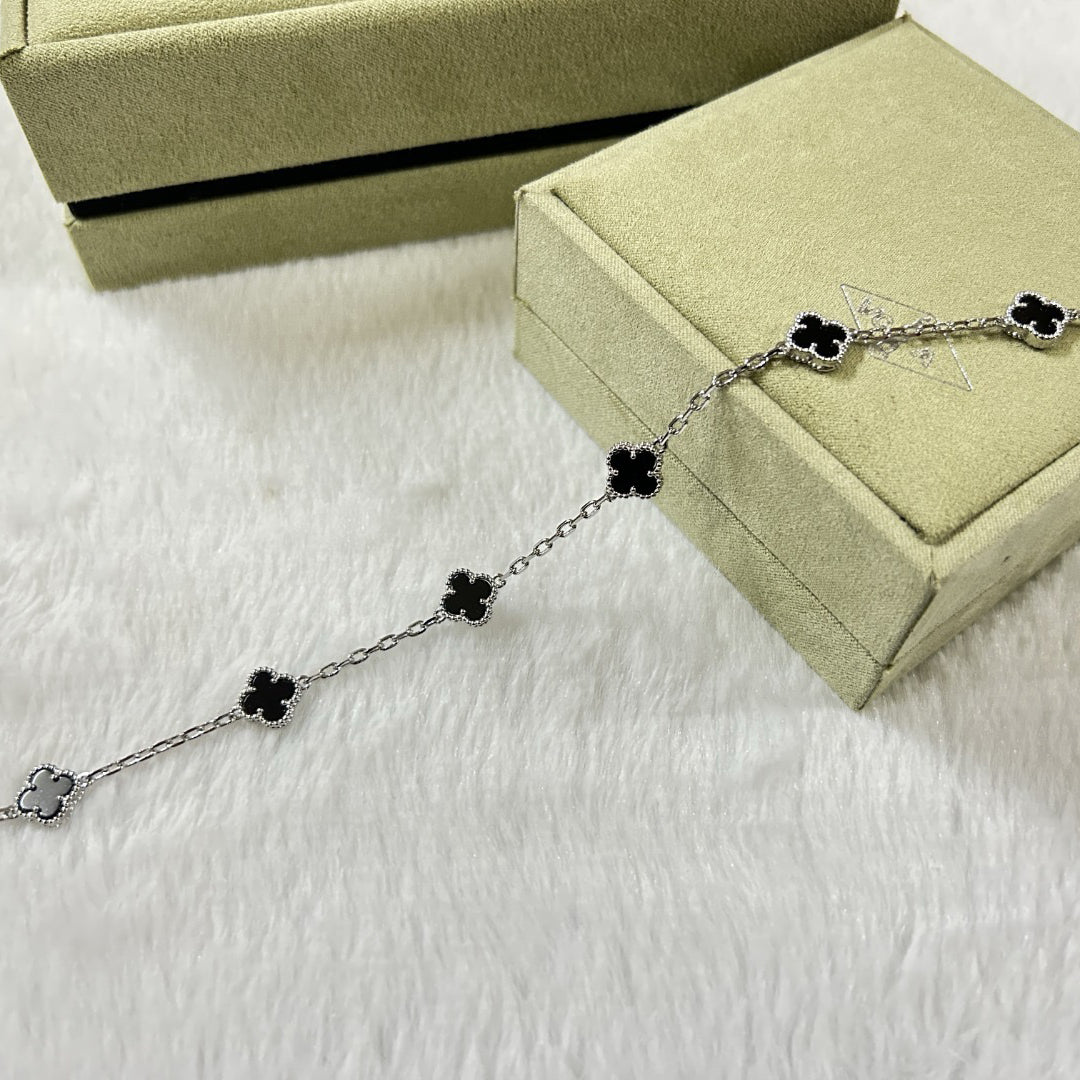 [Love More]CLOVER 6 MOTIF  ONYXS BRACELET
