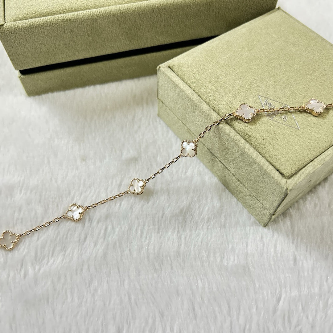 [Love More]CLOVER 6 MOTIF WHITE MOP BRACELET
