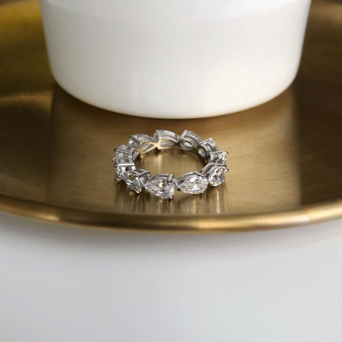 [Love More]Exquisite Pear Cut Tennis Ring