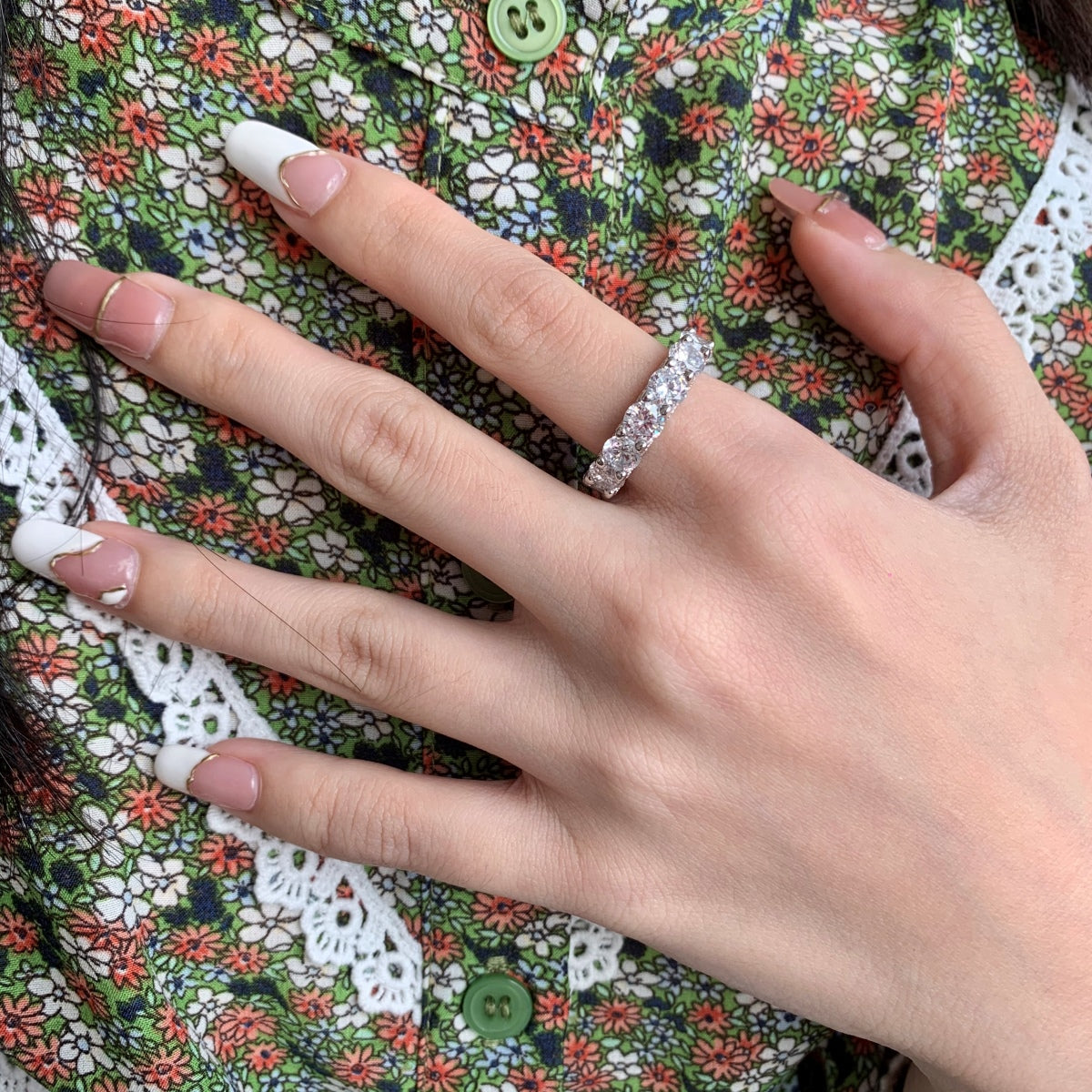 [Love More]Gorgeous Round Cut Tennis Ring