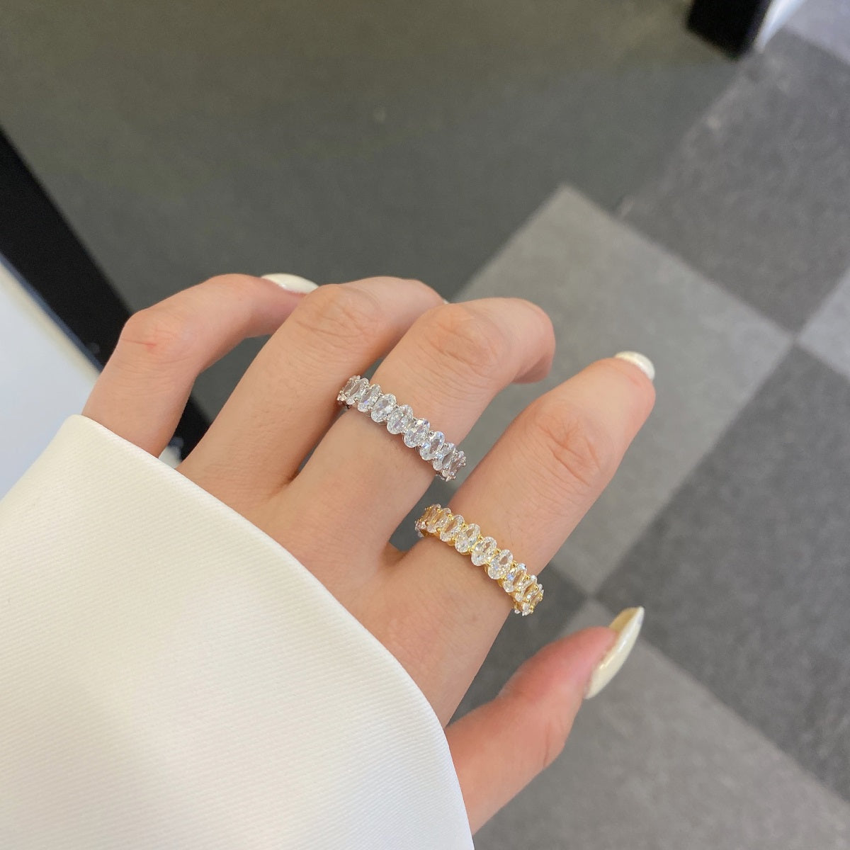 [Love More]Ornate Oval Cut Tennis Ring