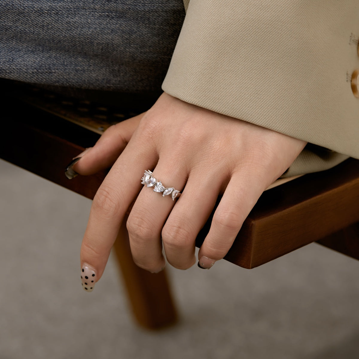 [Love More]Delicate Multi Cut Ring