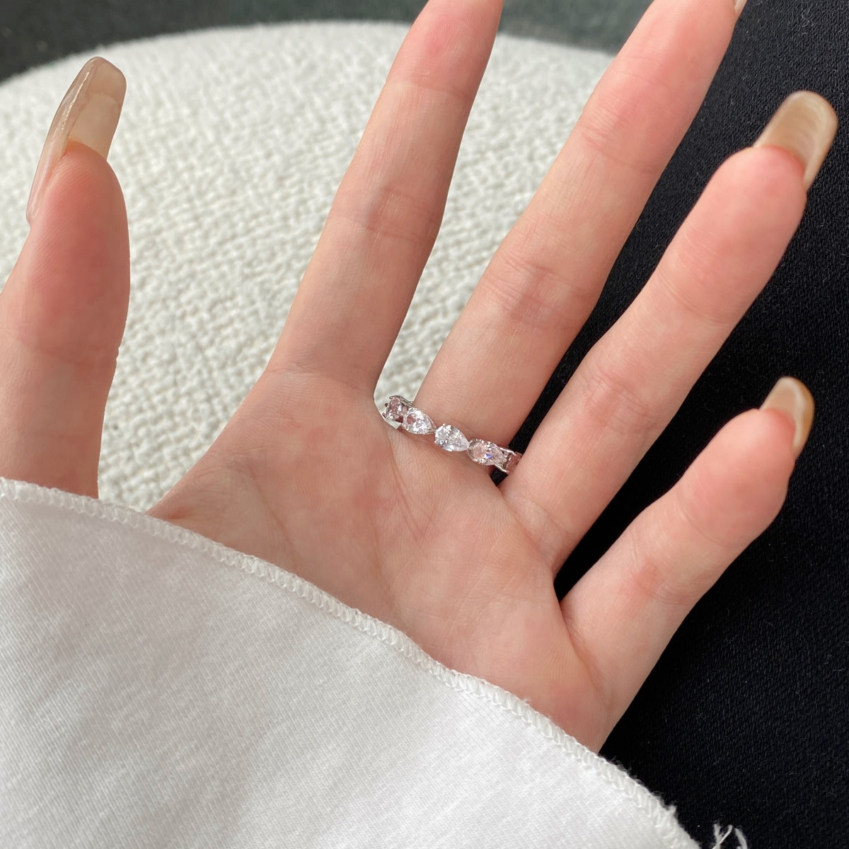 [Love More]Exquisite Pear Cut Tennis Ring