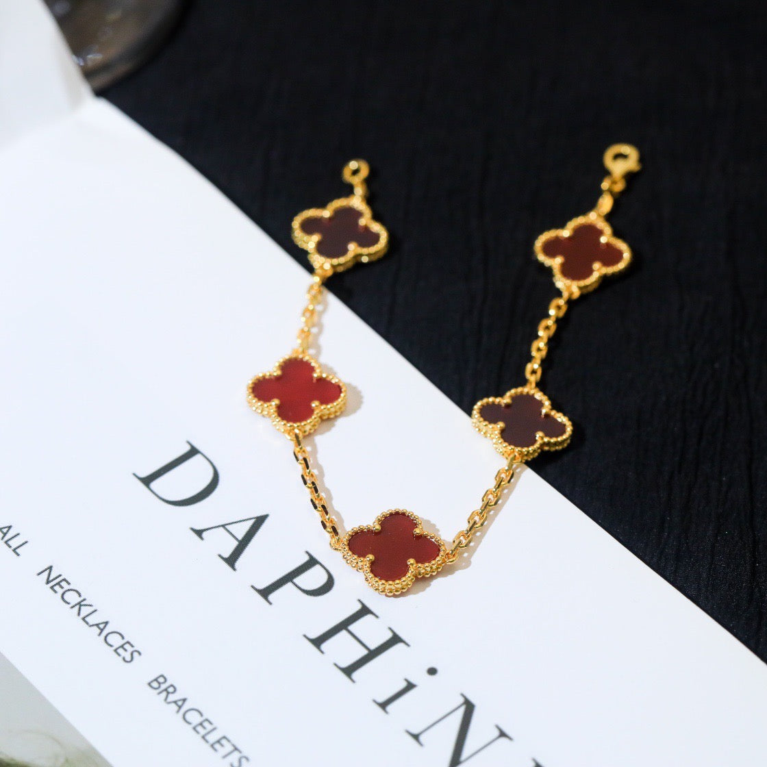 [Love More]CLOVER 5 MOTIFS RED AGATE  BRACELET