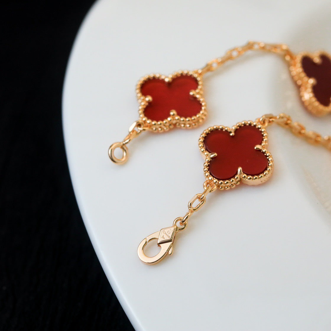 [Love More]CLOVER 5 MOTIFS RED AGATE  BRACELET