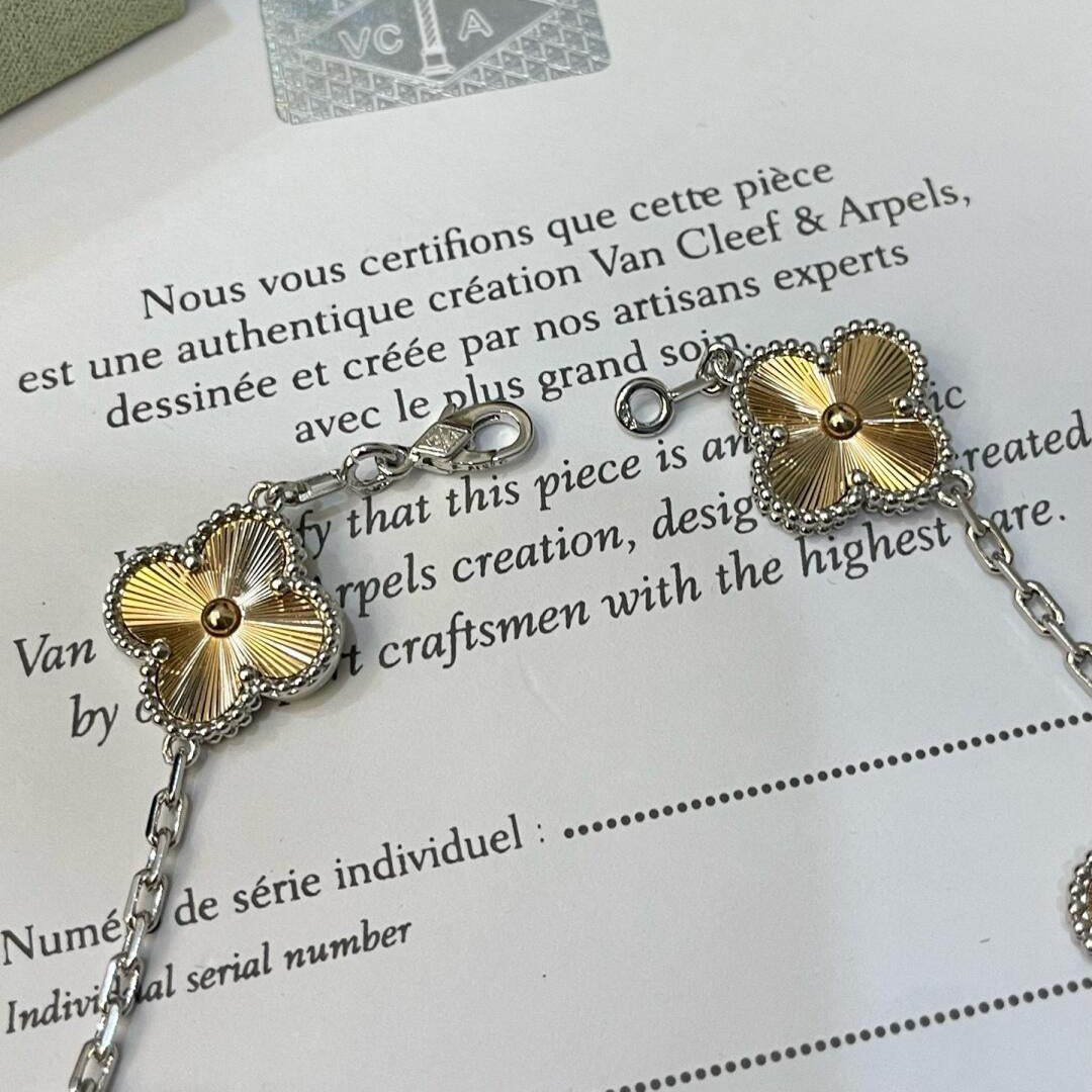 [Love More]CLOVER  5 MOTIFS  CHRISTMAS LIMITED EDITION BRACELET