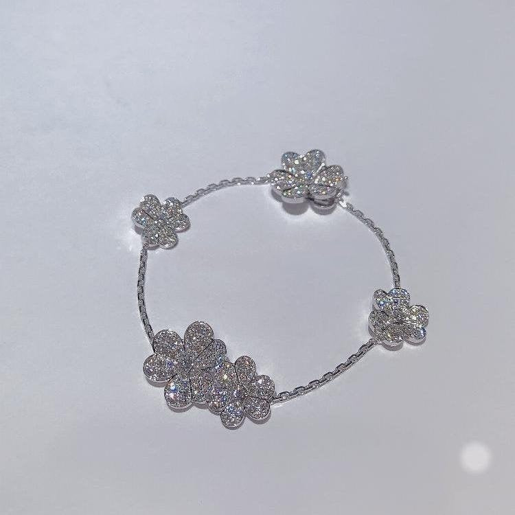[Love More]FRIVOLE SILVER 5 FLOWERS BRACELET