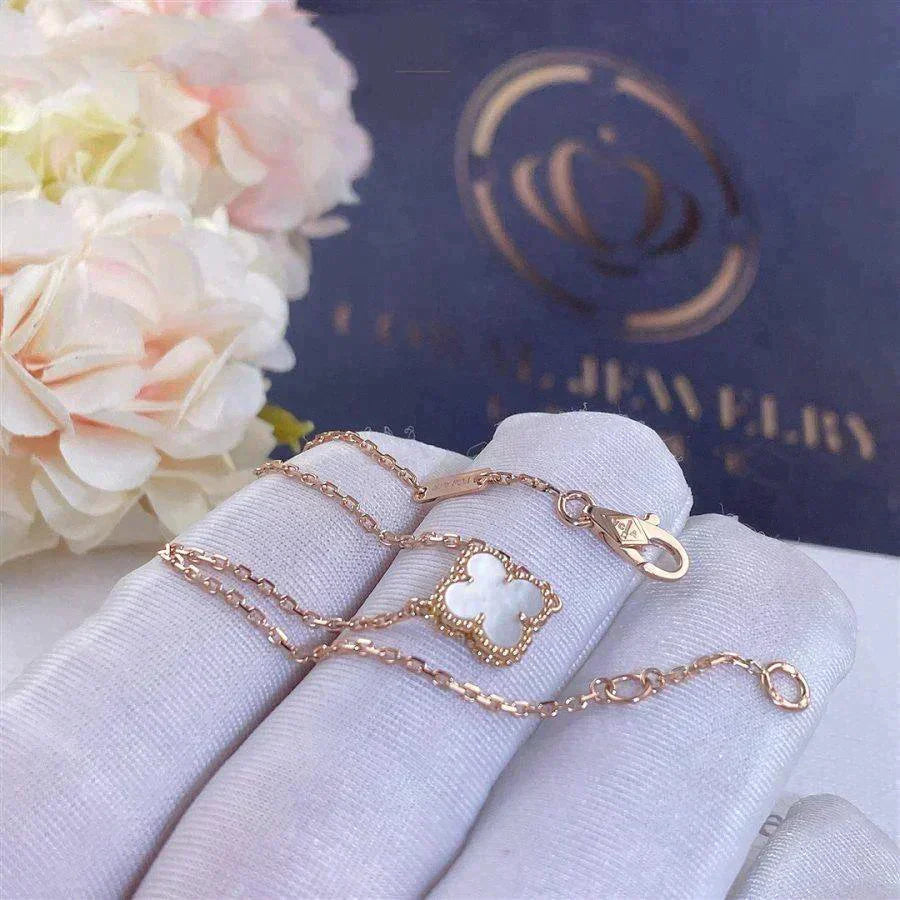 [Love More]CLOVER WHITE MOP SINGLE FLOWER BRACELET