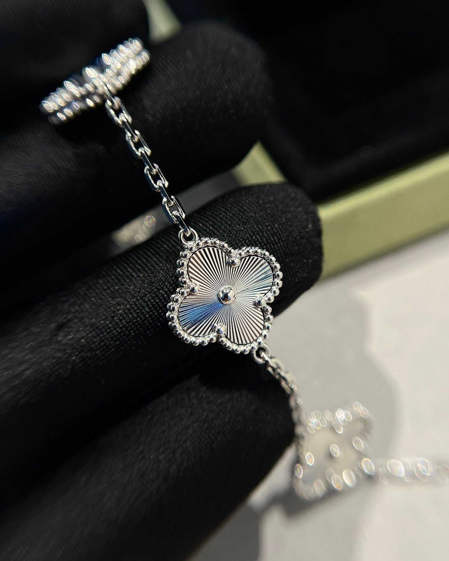 [Love More]CLOVER SILVER 5 MOTIFS BRACELET