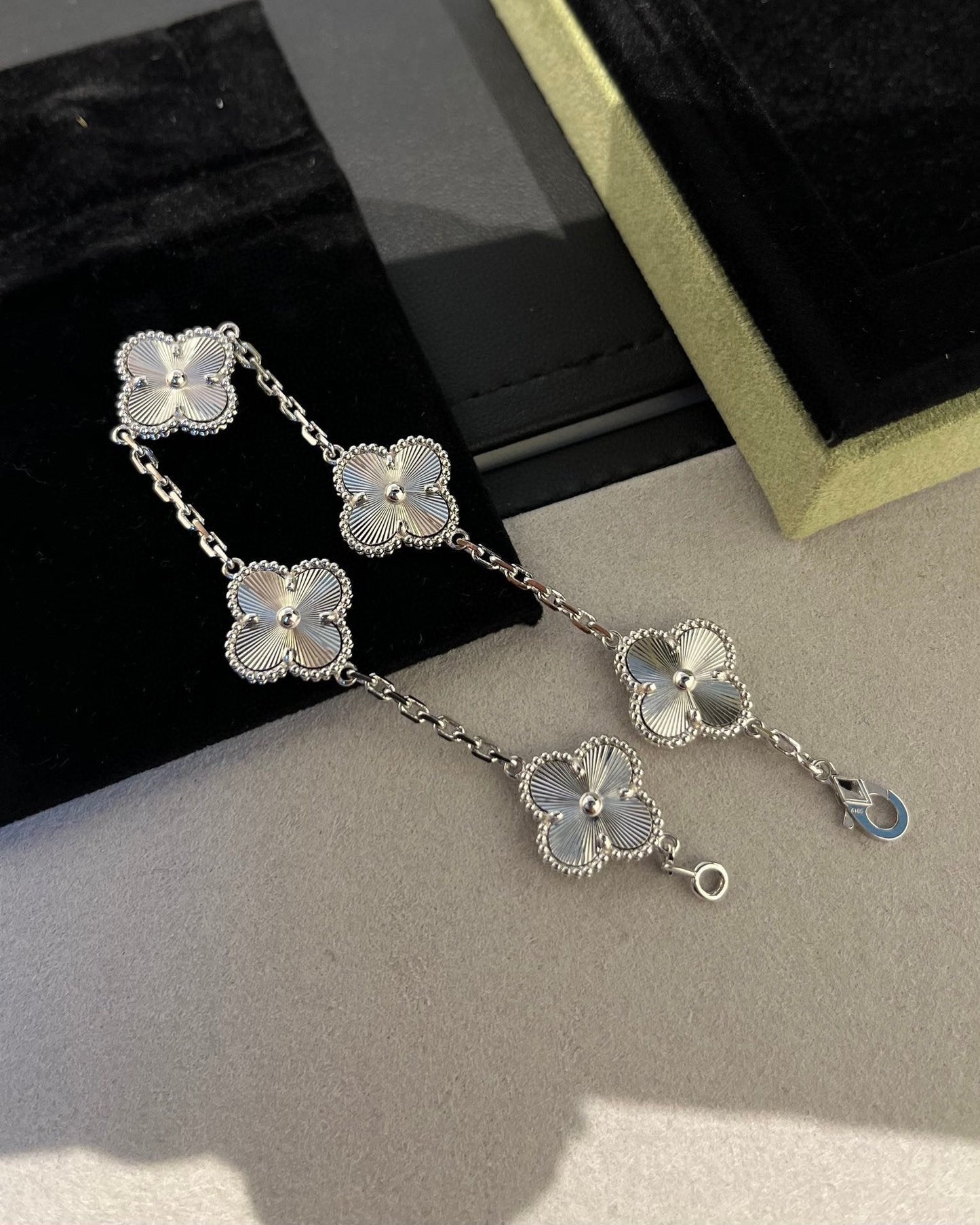 [Love More]CLOVER SILVER 5 MOTIFS BRACELET