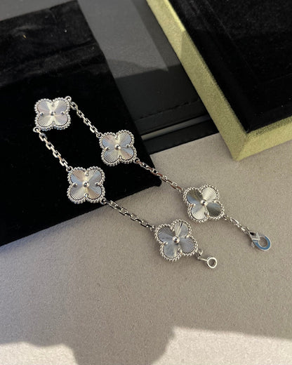 [Love More]CLOVER SILVER 5 MOTIFS BRACELET