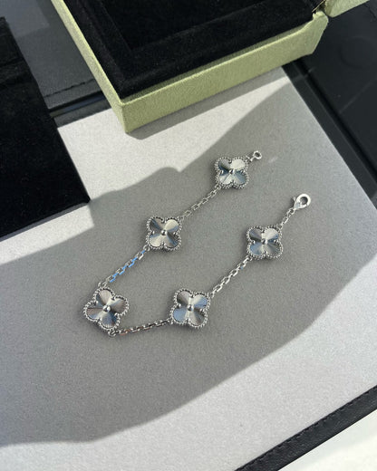 [Love More]CLOVER SILVER 5 MOTIFS BRACELET
